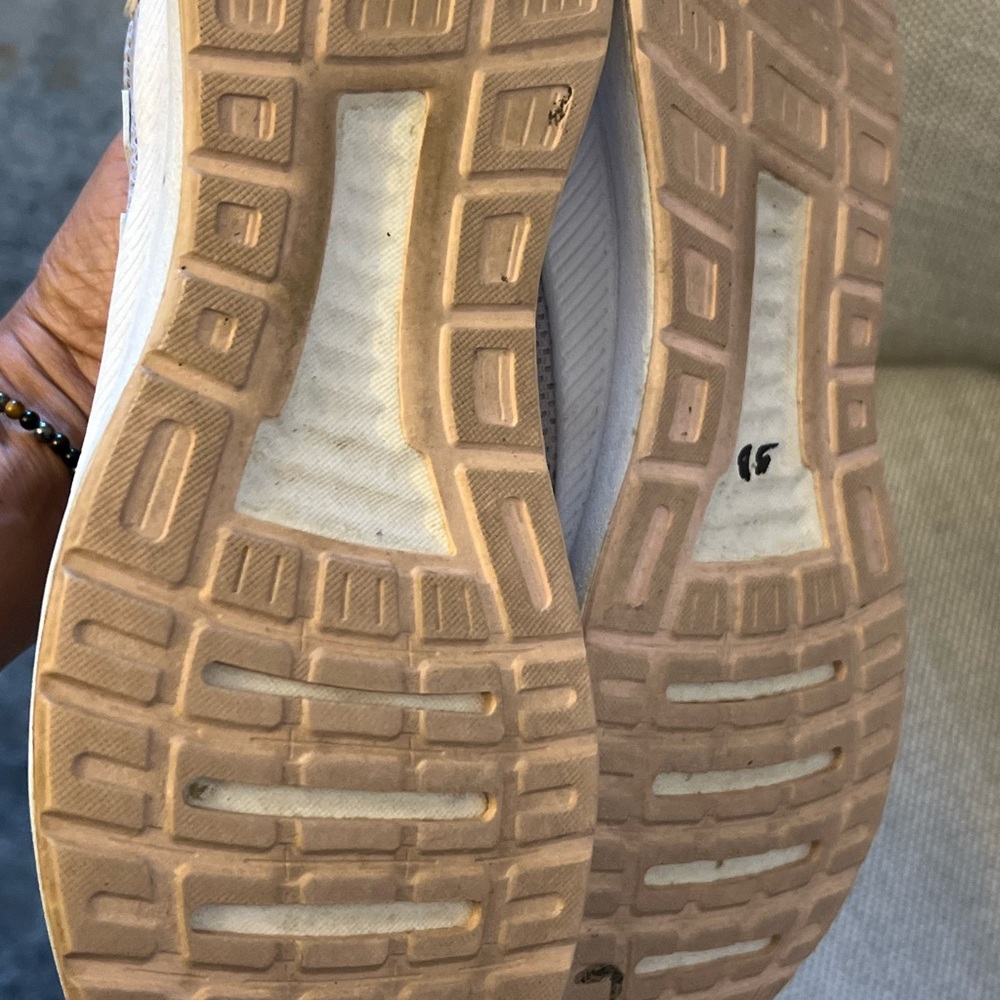 ADIDAS - Picture 6 of 7